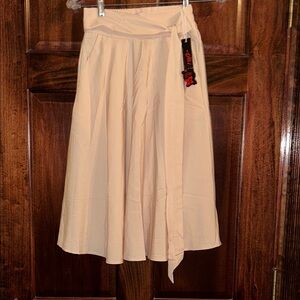 Elegant Khaki Skirt w built in tie